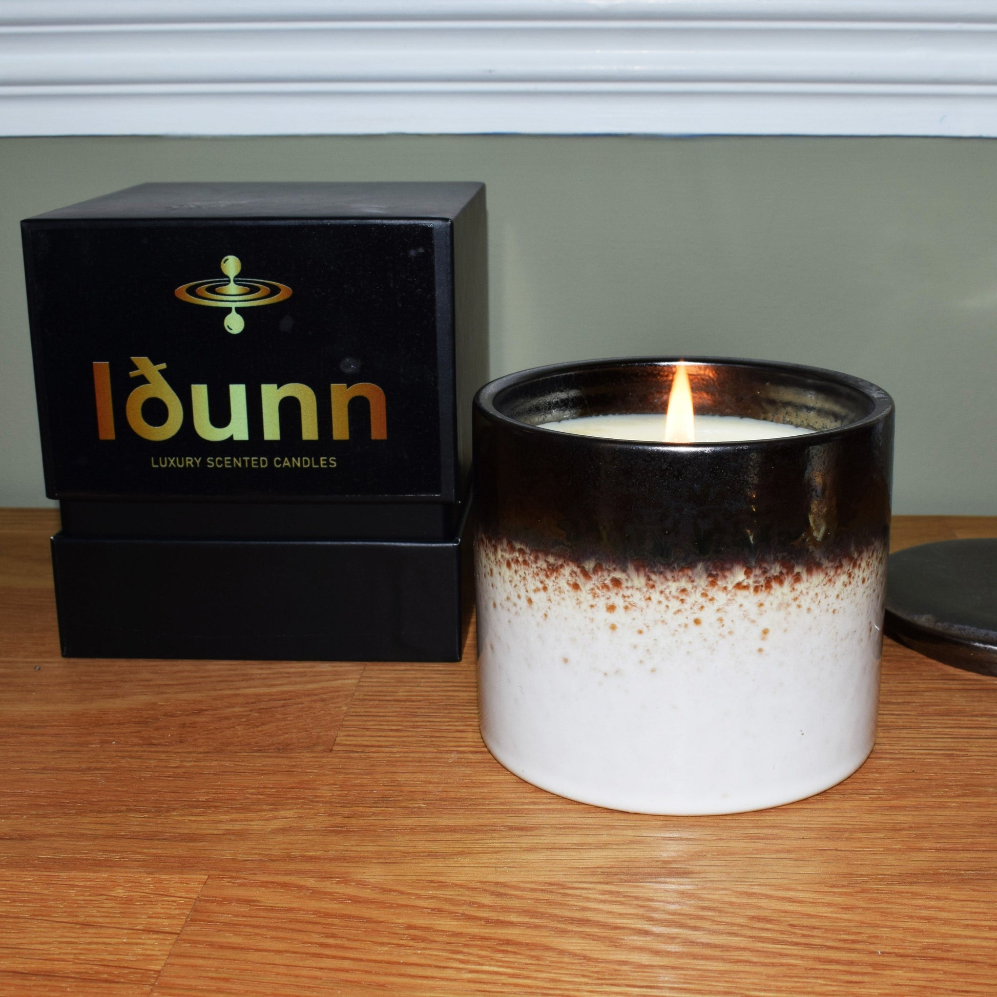 Idunn essential oil refillable candle